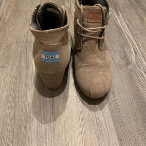 Toms wedges size 7